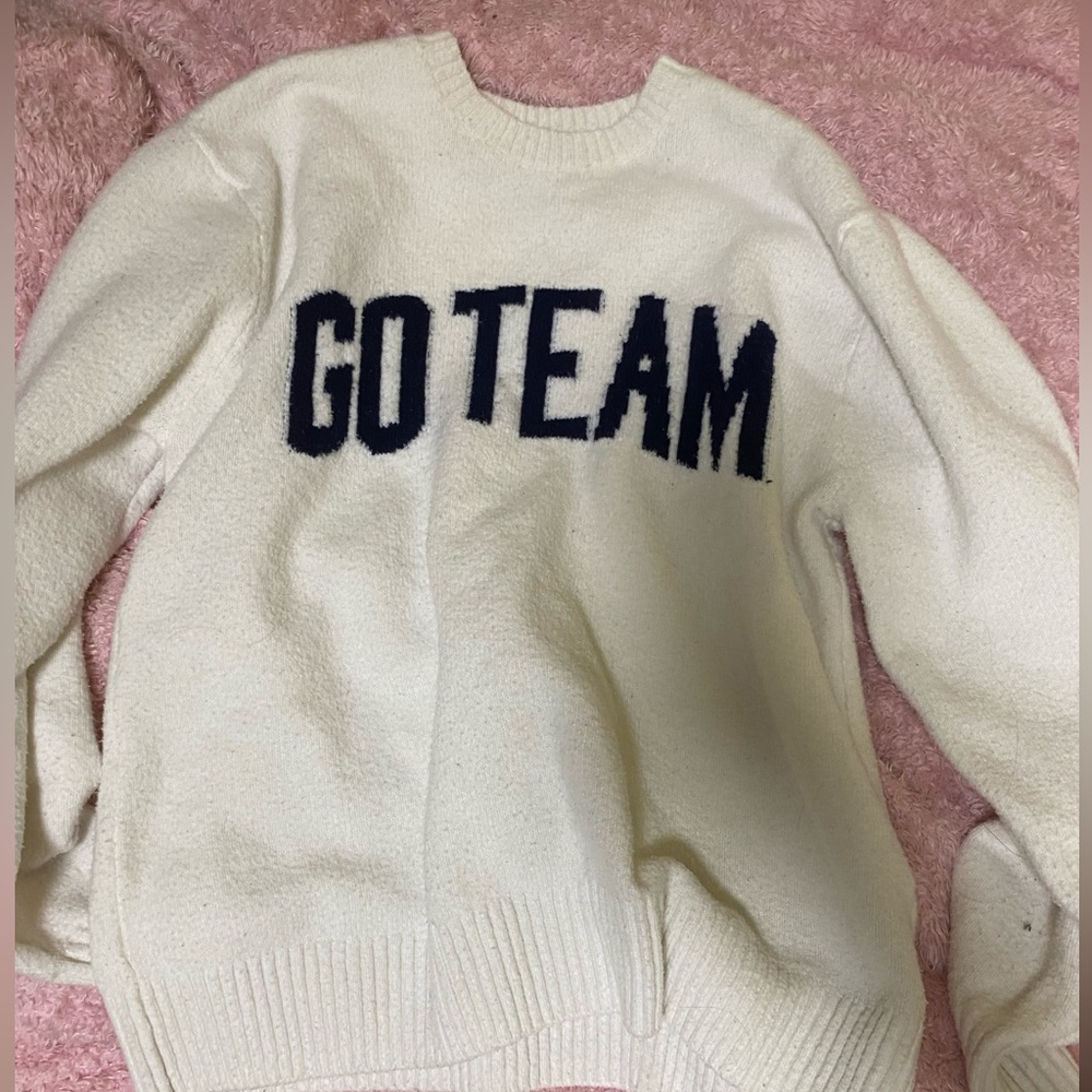 Hollister Cream Knit Sweater